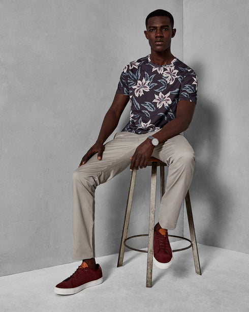 <P Class="Title_Title__3Pbf0" Data-Testid="Product:Title"><Span Style="Text-Decoration: Underline;">Seleb Slim Fit Chinos<...